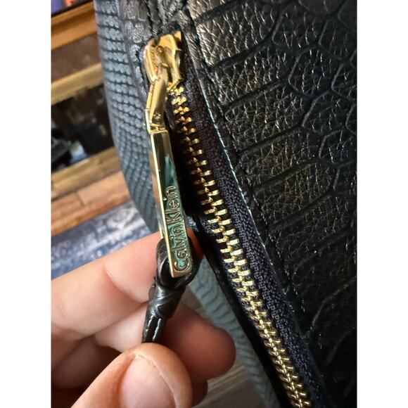 Calvin Klein Snake Skin Genuine Leather Gold Shimmer XL Hobo Bag with Side Zips - Picture 3 of 9